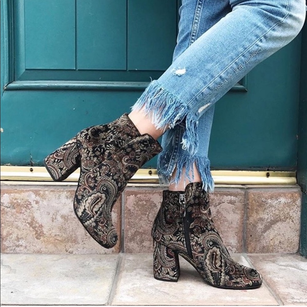 Velvet paisley bootie